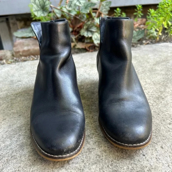 Cole Haan Abbot Ankle  Booties, size 8 - Picture 4 of 11